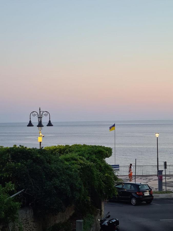 B&B Lungomare Diamante Dış mekan fotoğraf